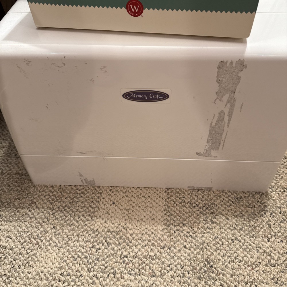 Janome Memory Craft 9500 Computerized Embroidery Sewing Machine MC9500 WORKS!!