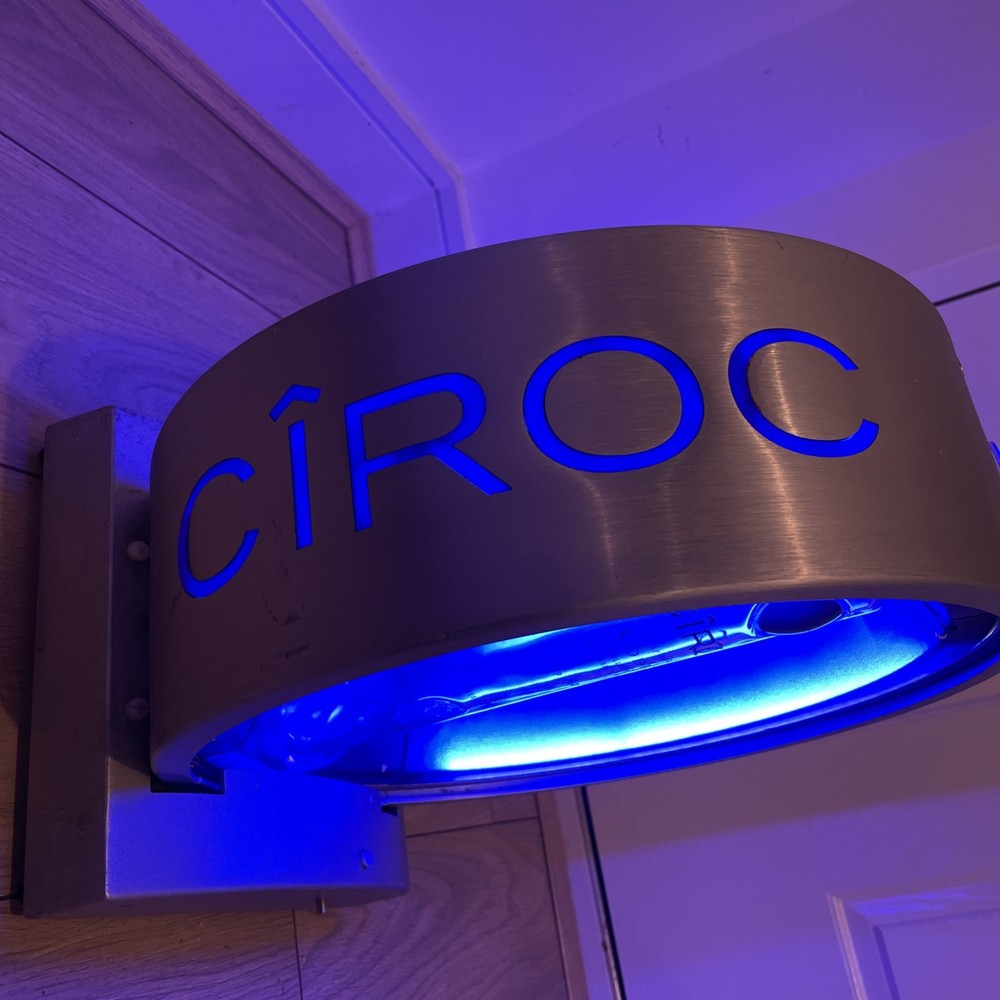 Ciroc LED Halo bottle display rechargeable