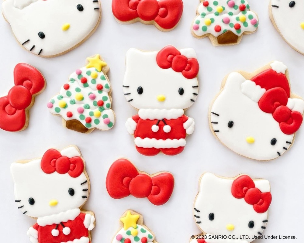 Handstand Kitchen Hello Kitty Ultimate Holiday Baking Set, Red & Green