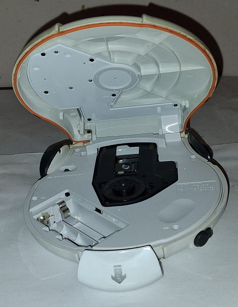 Sony Walkman Portable CD Player Model D-SJ301