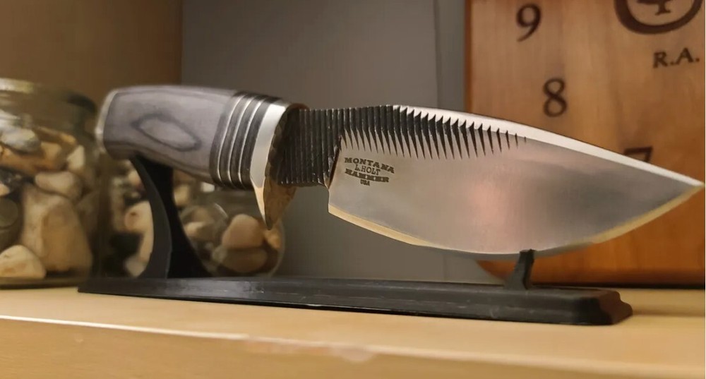 Knife Display Stand (Black or White)