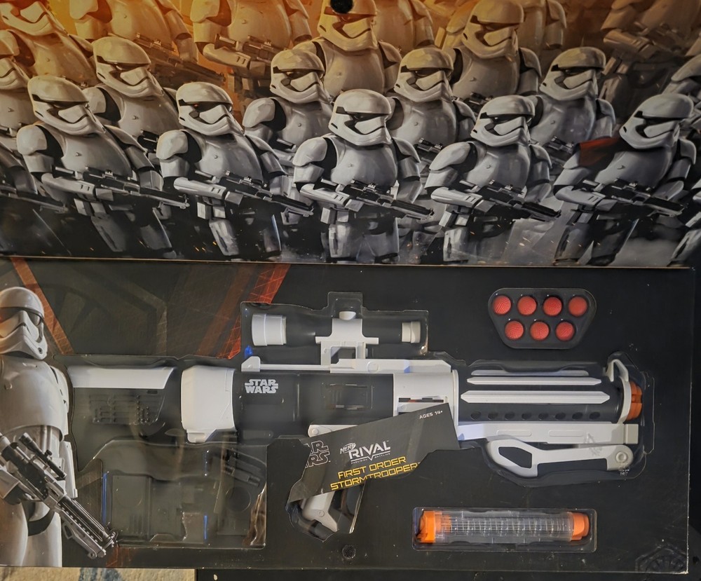 🔥🔥2017 HASBRO NERF RIVAL - STAR WARS FIRST ORDER STORMTROOPER BLASTER (N.I.B.)