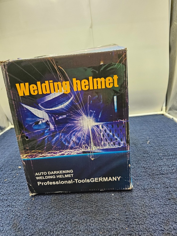 Auto Darkening Welding Helmet Assembly Simple and Compact