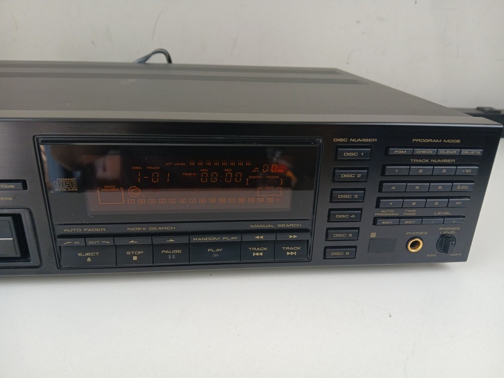 Pioneer PD-M710 Multiplay CD Player (TESTED) -works * READ DESCRIPTION