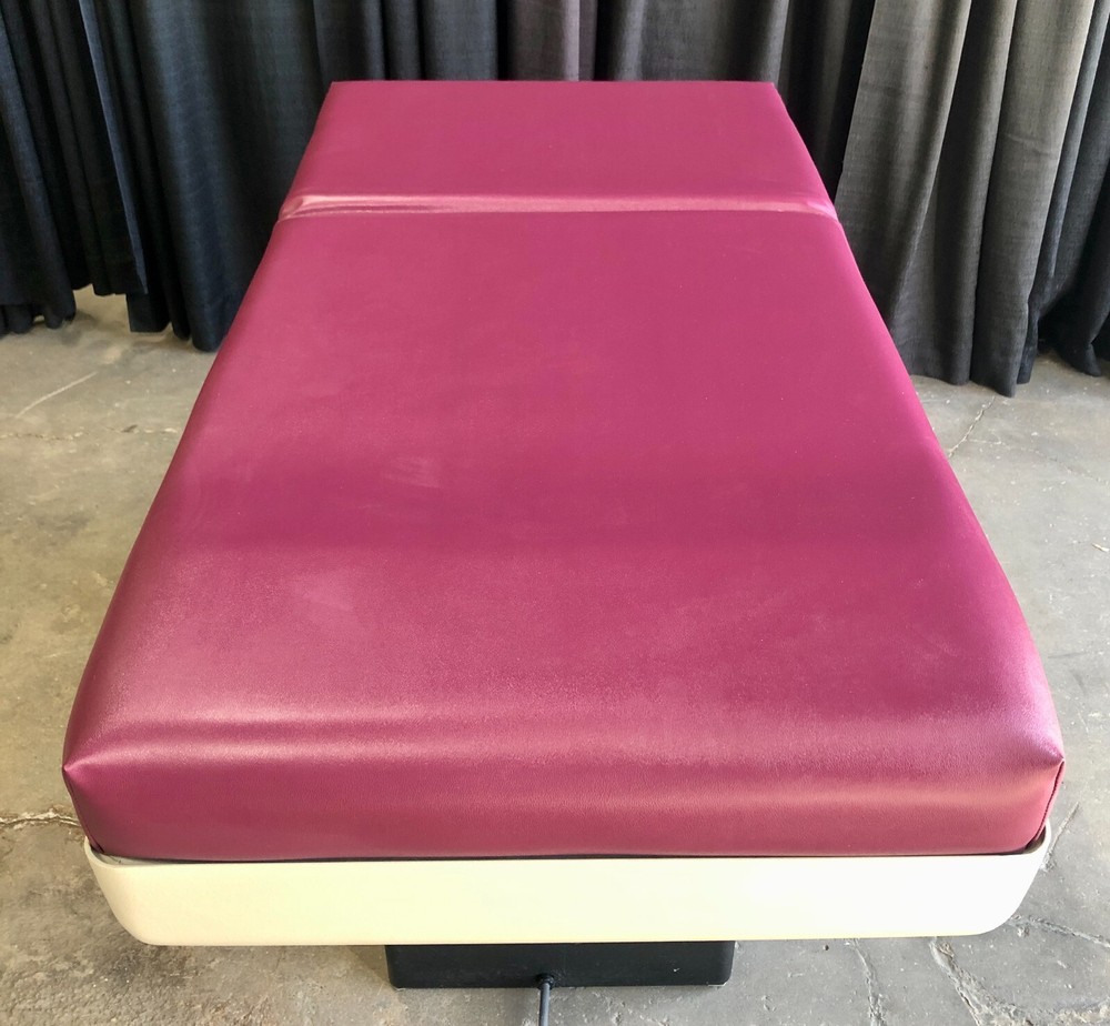 Midmark 404 Exam Treatment Table