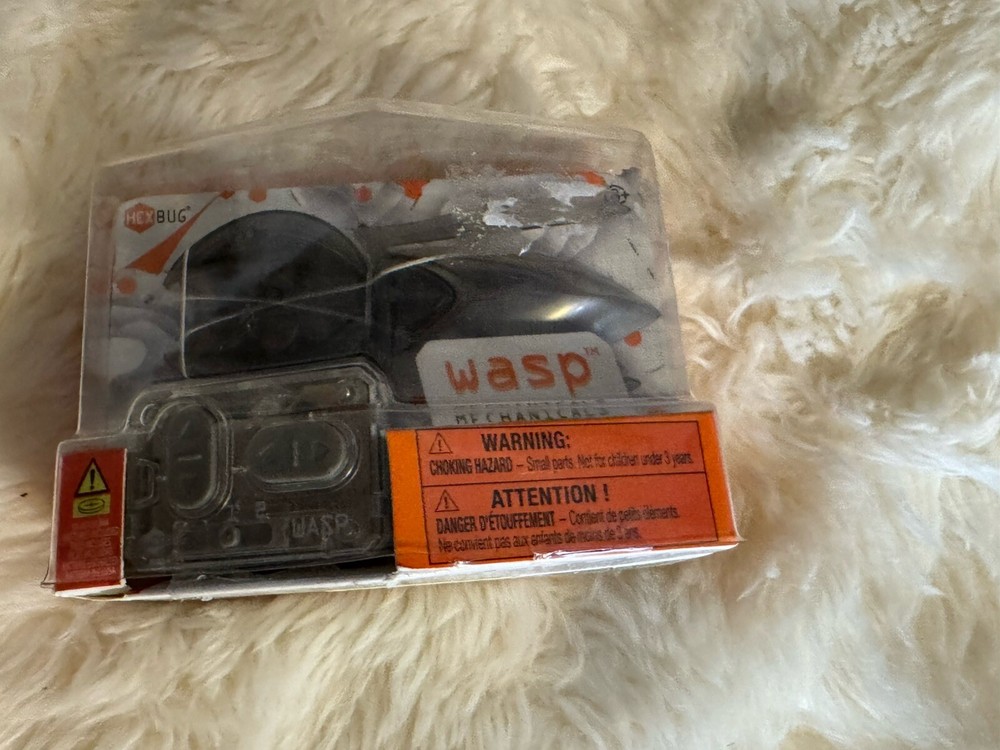 Hexbug Micro Robotic Creatures Mechanicals Wasp Gray R/C Remote Control New
