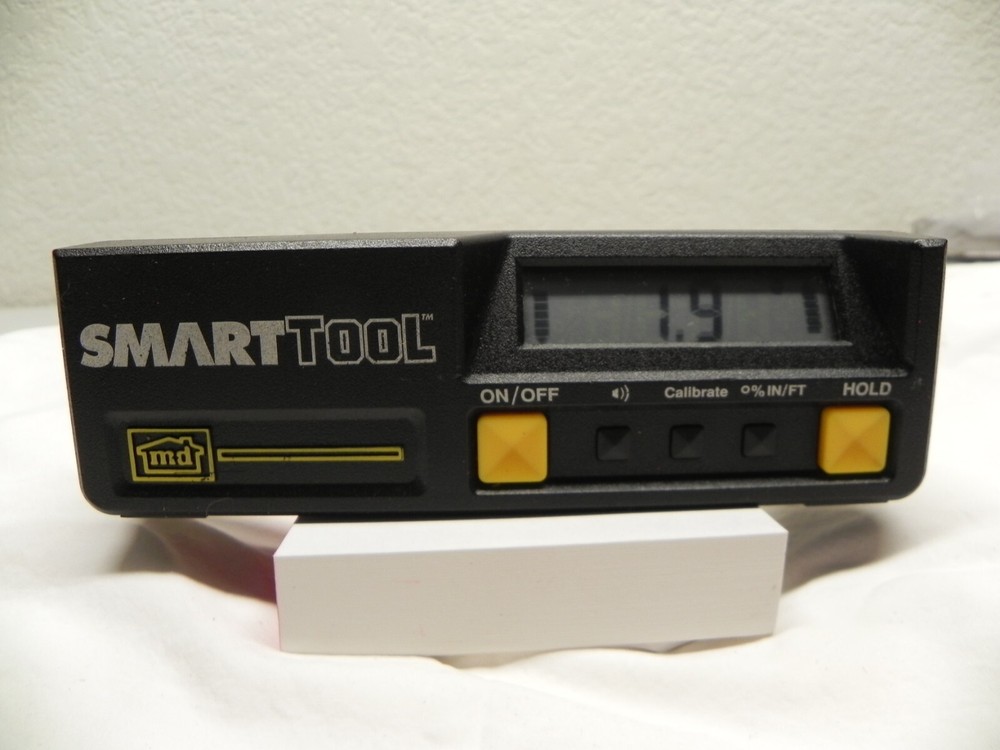 Smart Tool Digital Level Measuring 6-1/2'' Long (9 Volt Battery Needed)