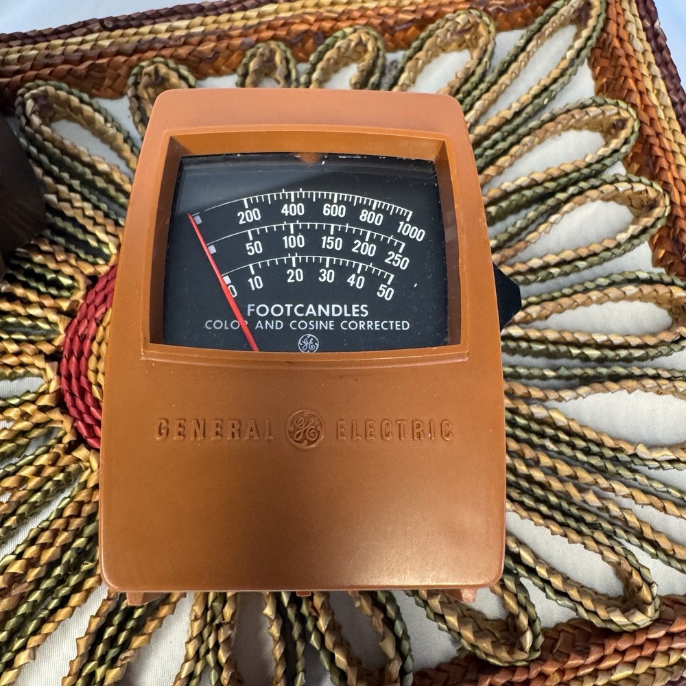 GE GENERAL ELECTRIC FOOTCANDLES Triple-Range Light Meter 214 + Case Untested