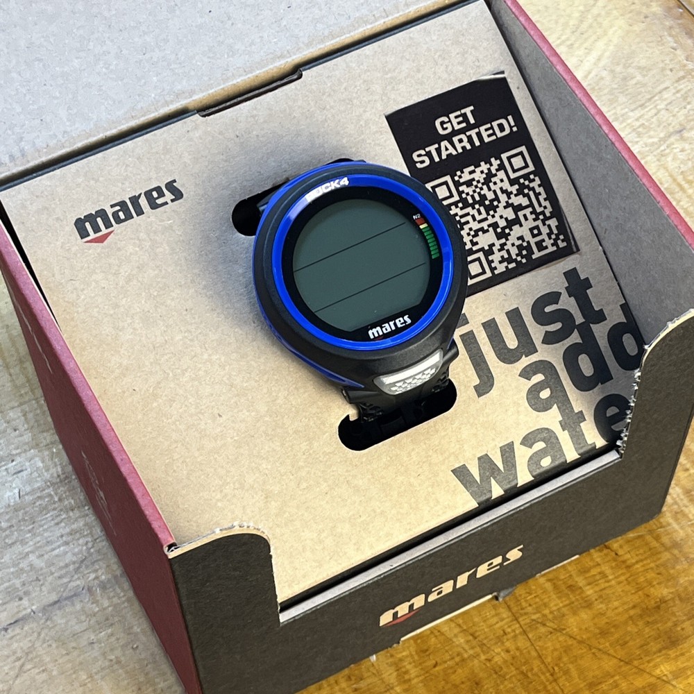 Mares PUCK 4 Wrist Dive Computer - Black/Blue- 414149-BKBL