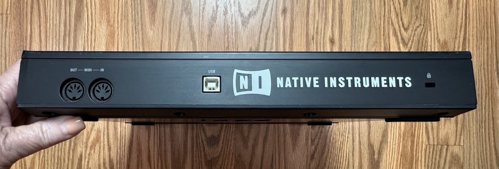 Native Instruments Maschine MK1 Controller MIDI/USB/Audio Interface Pro Gear DJ