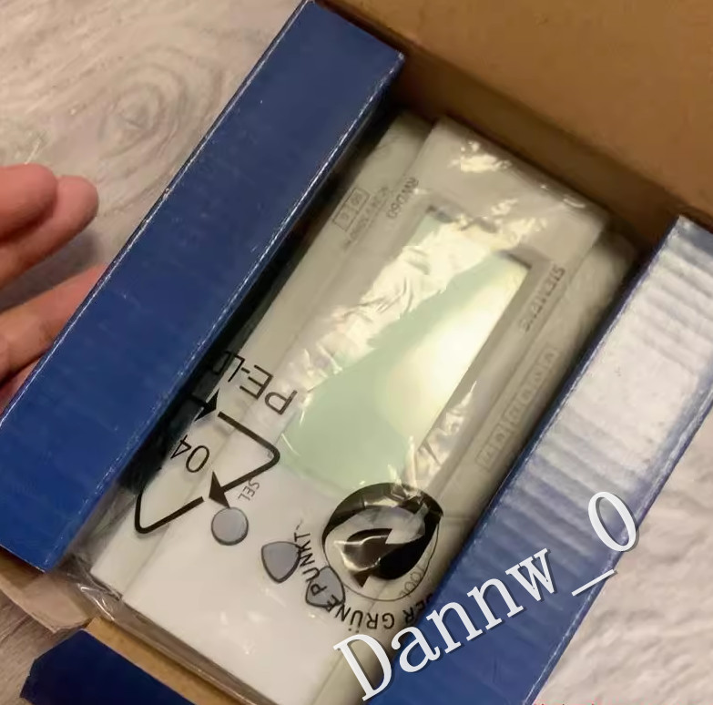 New in box Siemens RWD60 Temperature Input Unit Controller