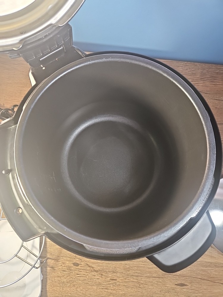 FARBERWARE 7-1 Programmable 6 quart Pressure Cooker Stainless WM-CS6016WP