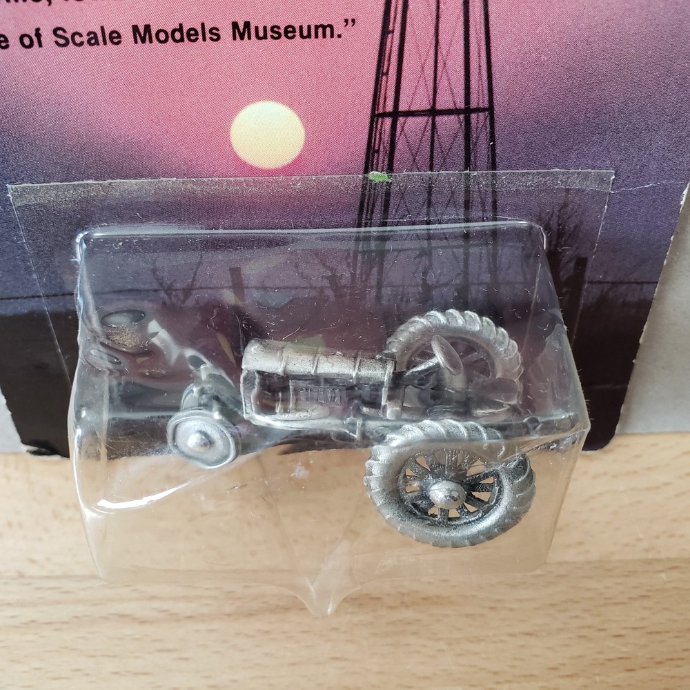 Scale Models Fordson Tractor Pewter 1:64