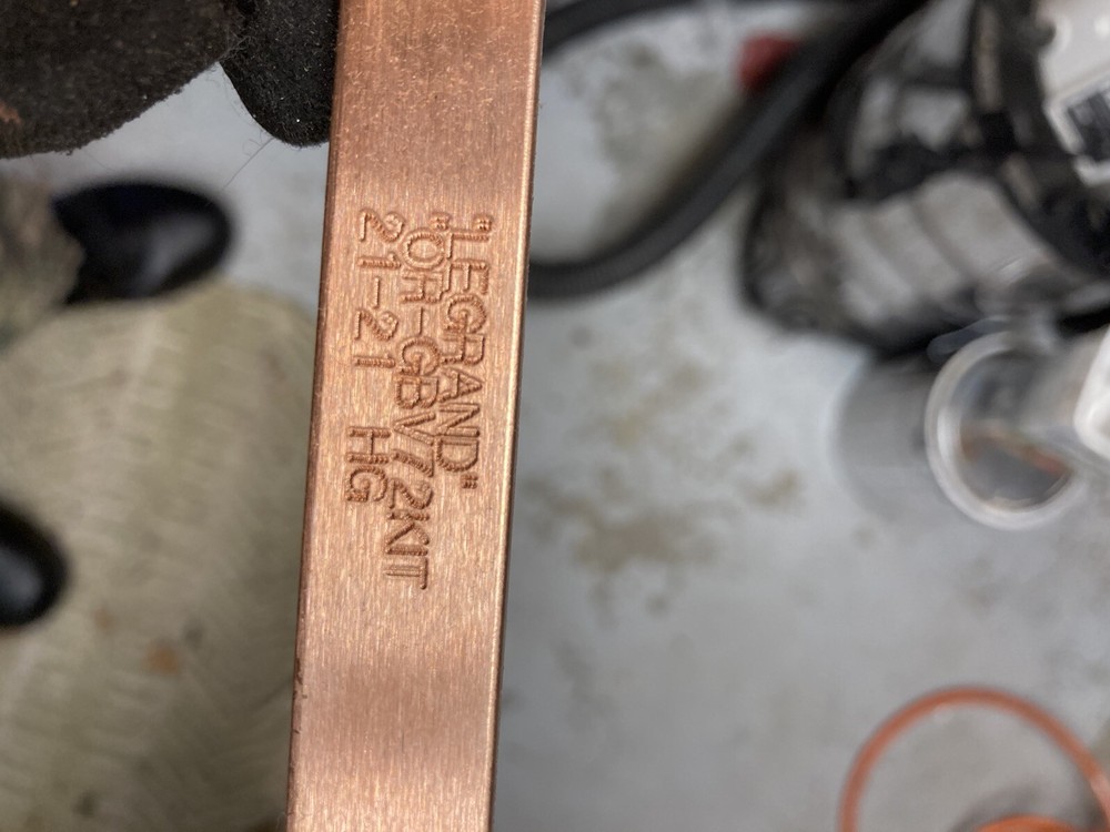 GBV72KIT Vertical Grounding Bar Kit