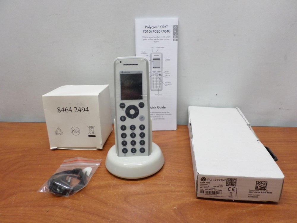Polycom Kirk 7040 w/ Charge Cradle 84642494