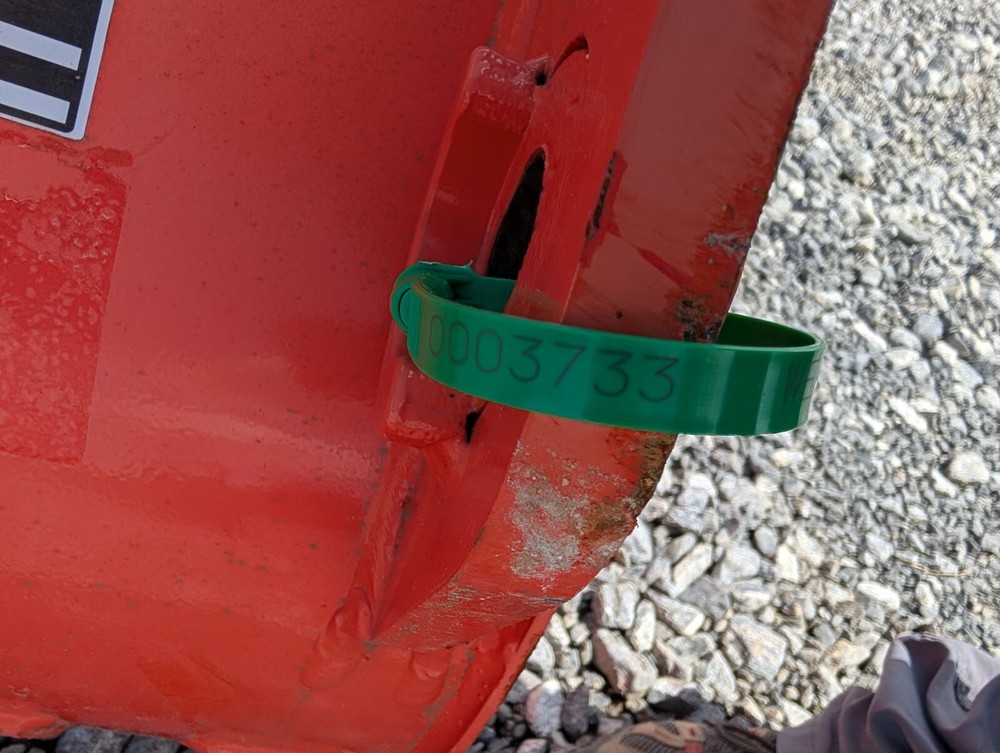 16" Kubota BT4553 Bucket