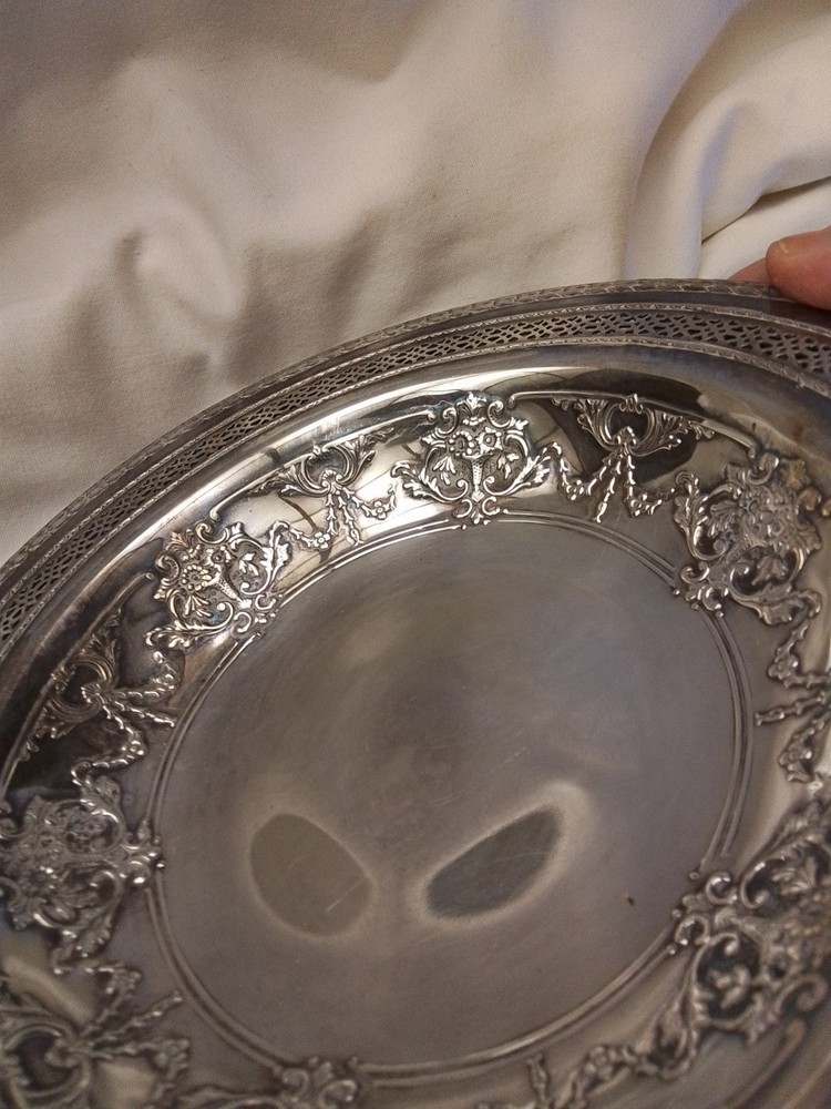 Vintage International Silver Co Silverplated 8" Bowl With Pierced Rim