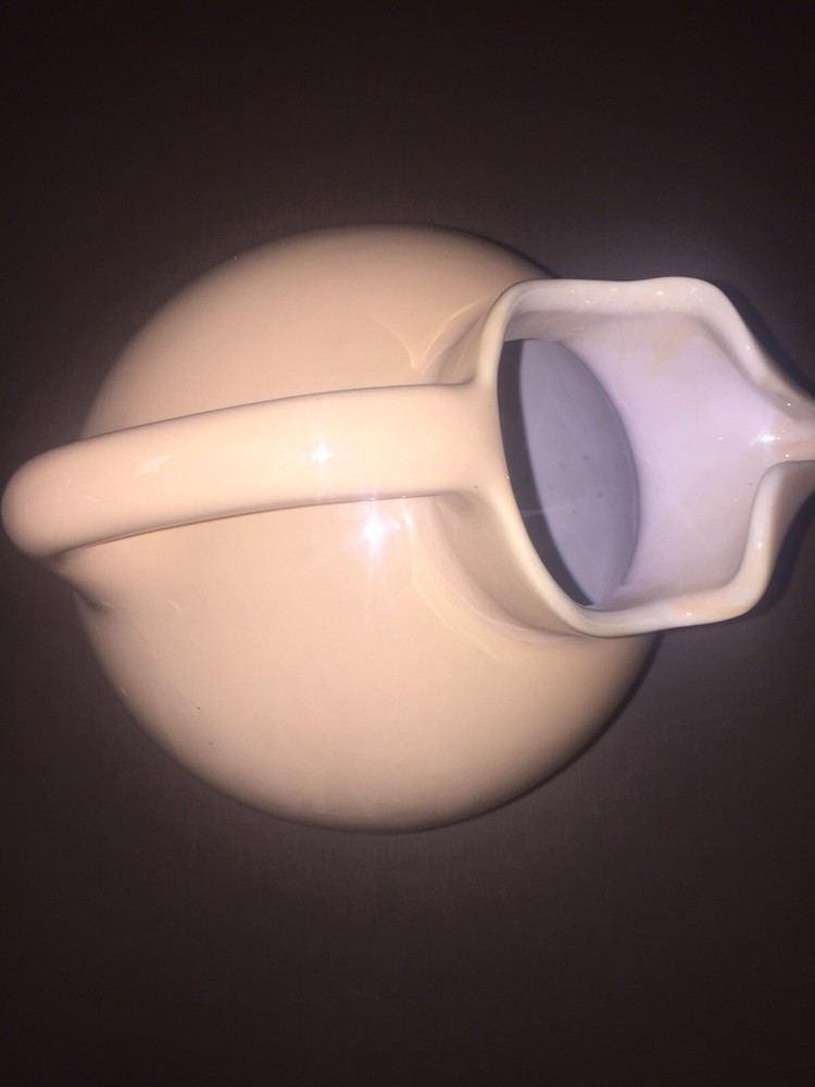 Pottery Footed Ball Tilt Ice Lip Pitcher