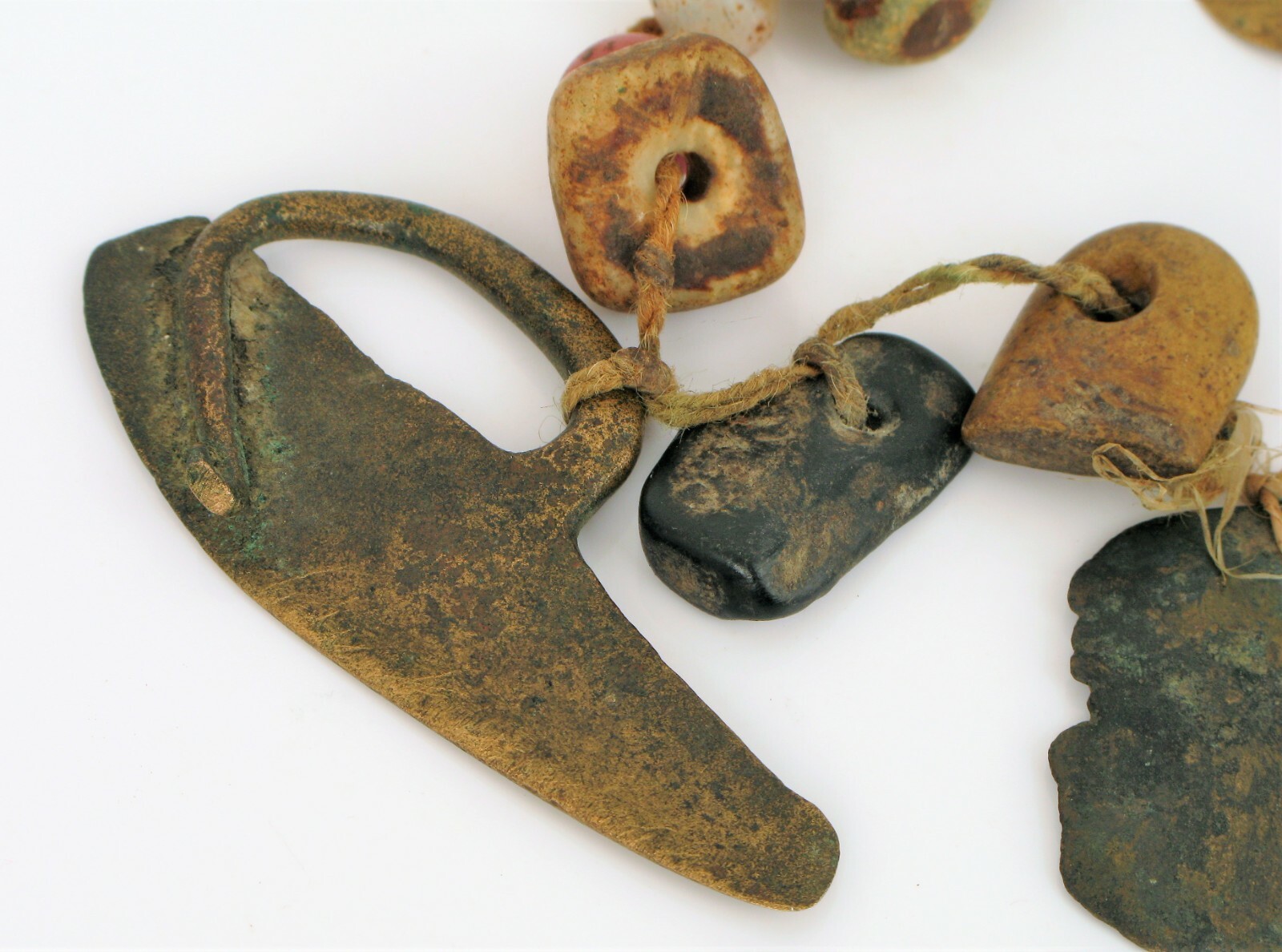 NATIVE AMERICAN MEDICINE MAN TOOLS 1776 COIN SCRAPER FIRE STARTER SCALPEL RARE