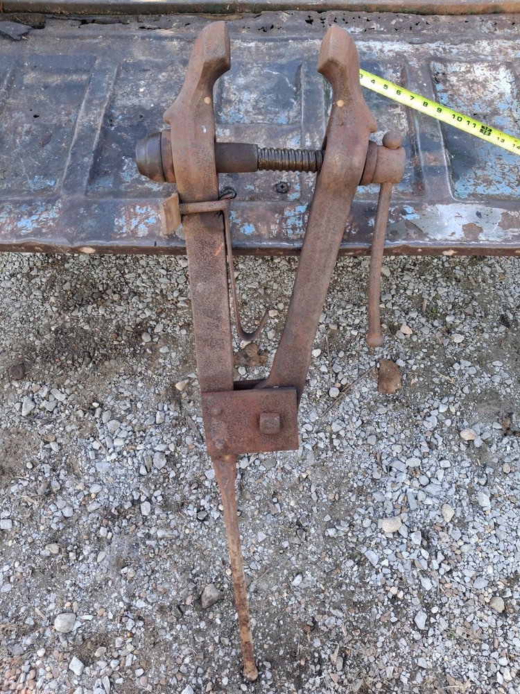 Vintage Antique Blacksmith Post Leg Vise forge anvil tool