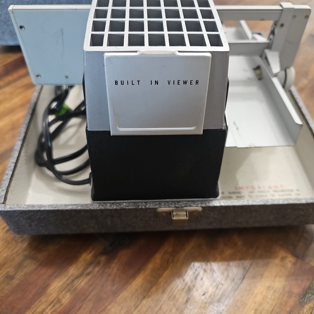 Vintage Bell & Howell Project Or View 500 Slide Projector Model 710