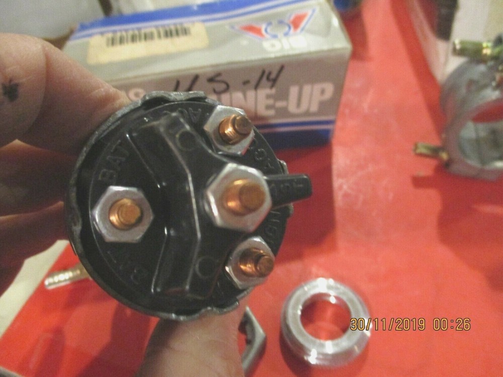 UNIVERSAL--4 TERM.-- Ignition STARTER SWITCH /KEYS