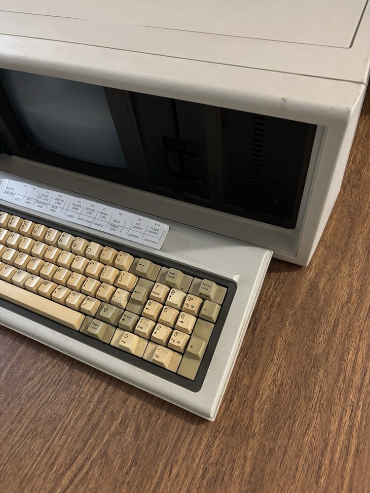 Vintage Compaq Plus Portable Computer/ Read Description