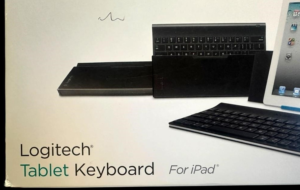 Logitech 920-003676 Tablet Bluetooth Keyboard & Stand for iPad iPad 2 3 4 & Mini