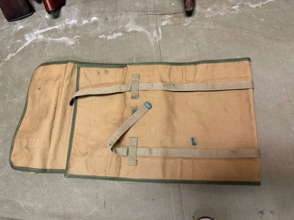 ORIGINAL WWII US ARMY INFANTRY CANVAS WORKERS ROLL CARRY CASE