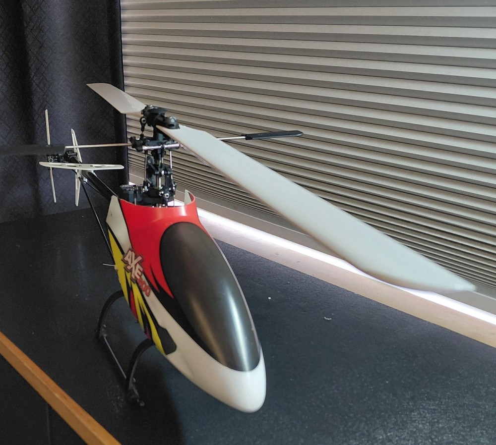 Heli-Max AXE 400 3D RTF Helicopter