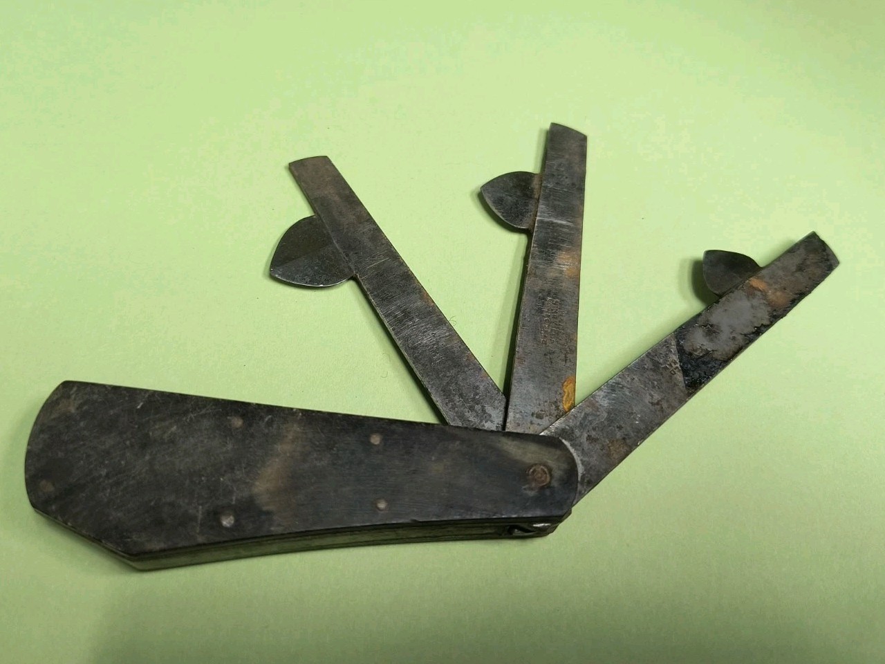 Antique Wade Wingfield & Rowbotham 3 Blade Blood Letting Fleam Bleeder Tool