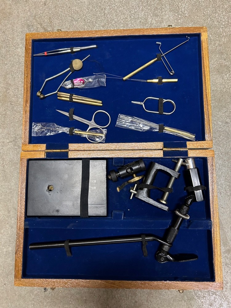 Hareline Dubbin Fly Tying Tool Kit 15 Pieces