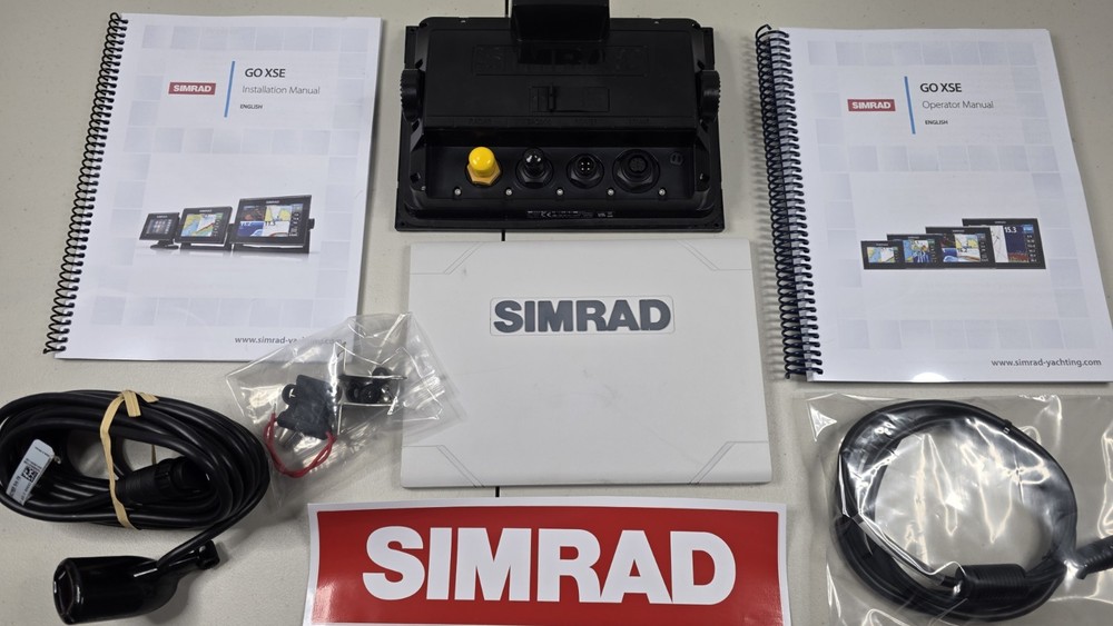 Simrad GO9 XSE Chartplotter / Fishfinder – Complete Kit w/ HS Skimmer M/H.