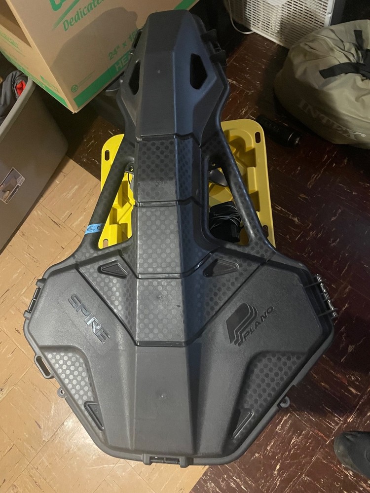 Dagger 390 crossbow and case