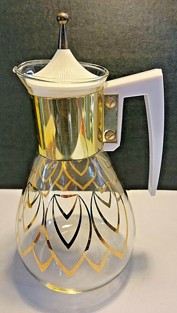 VINTAGE CARAFFE WITH LID GOLD PATTERN