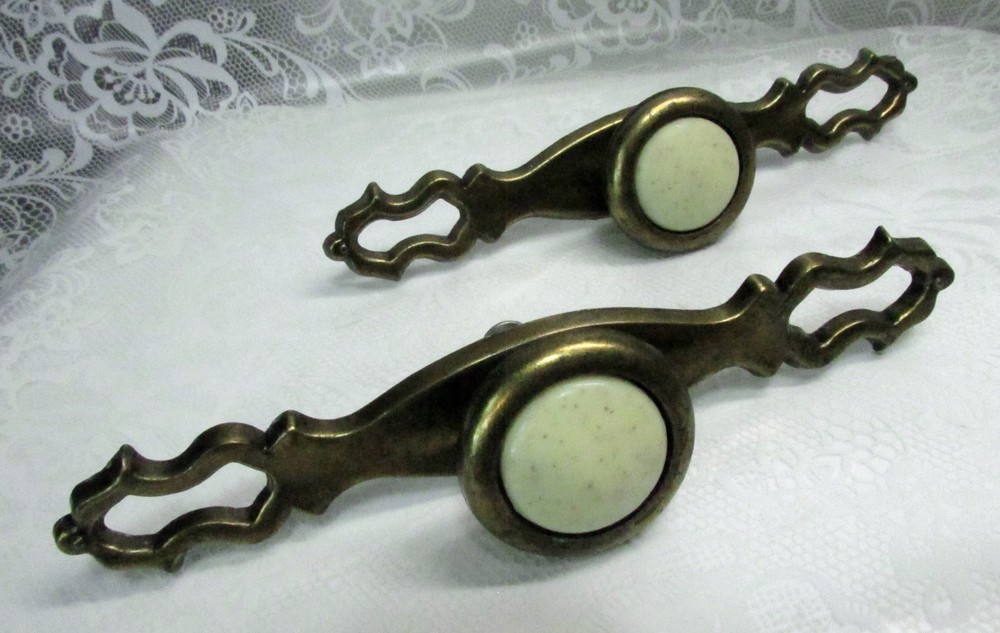 Vintage Brass DRAWER PULLS Knobs Button Handle w Back Plates Canada CK3144 SP13