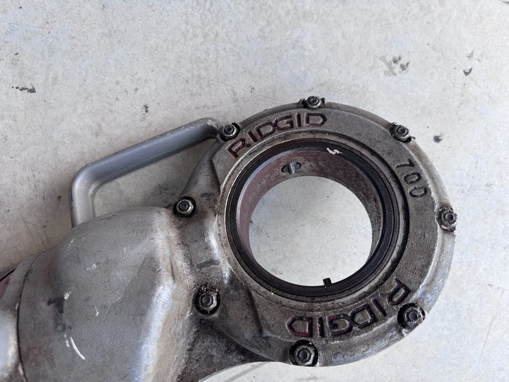 Ridgid 700-T2 Power Drive Pipe Threader Electric Handheld Threading Machine