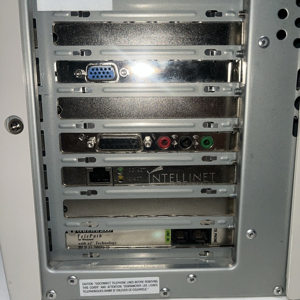 Gateway 2000 G6-233M Intel Pentium Desktop Powers on- read description