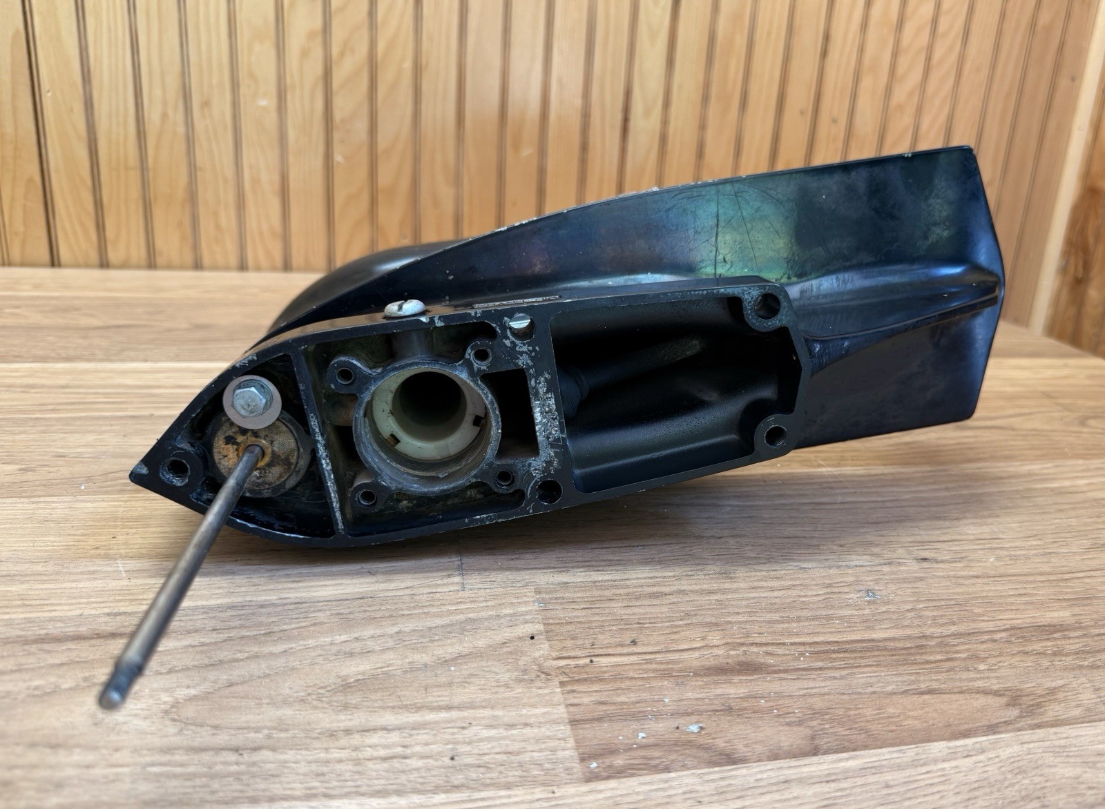 25 30hp Mercury EFI LOWER UNIT HOUSING Gear case 4 stroke 3 cylinder 825132T04