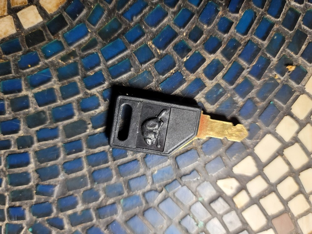 Beaver Candy Machine Replacement Key #b217
