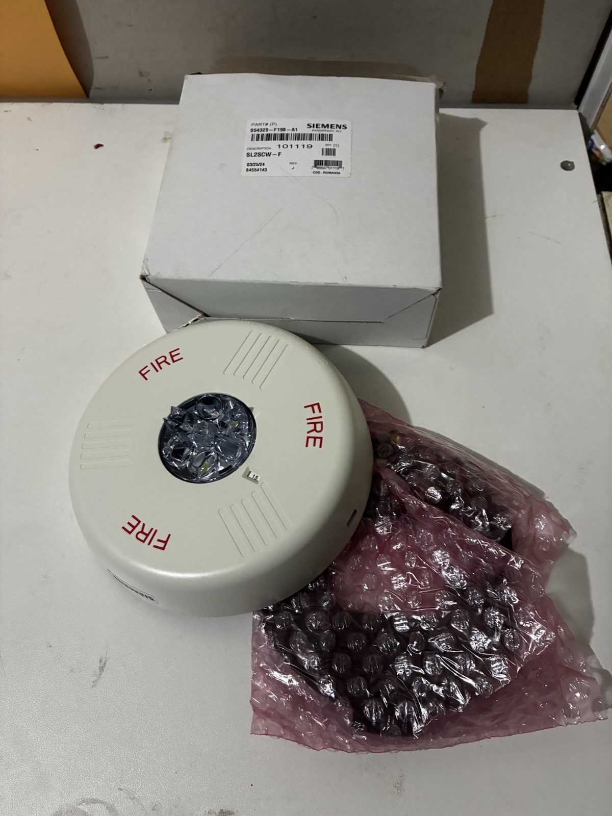 Siemens S54329-F198-A1 SL2SCW-F Strobe Ceiling Smoke Detector NEW - Free Ship