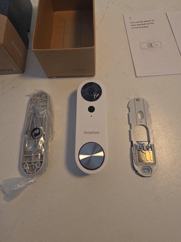 SimpliSafe Video Doorbell Pro SSDB3 Wired Open Box Complete