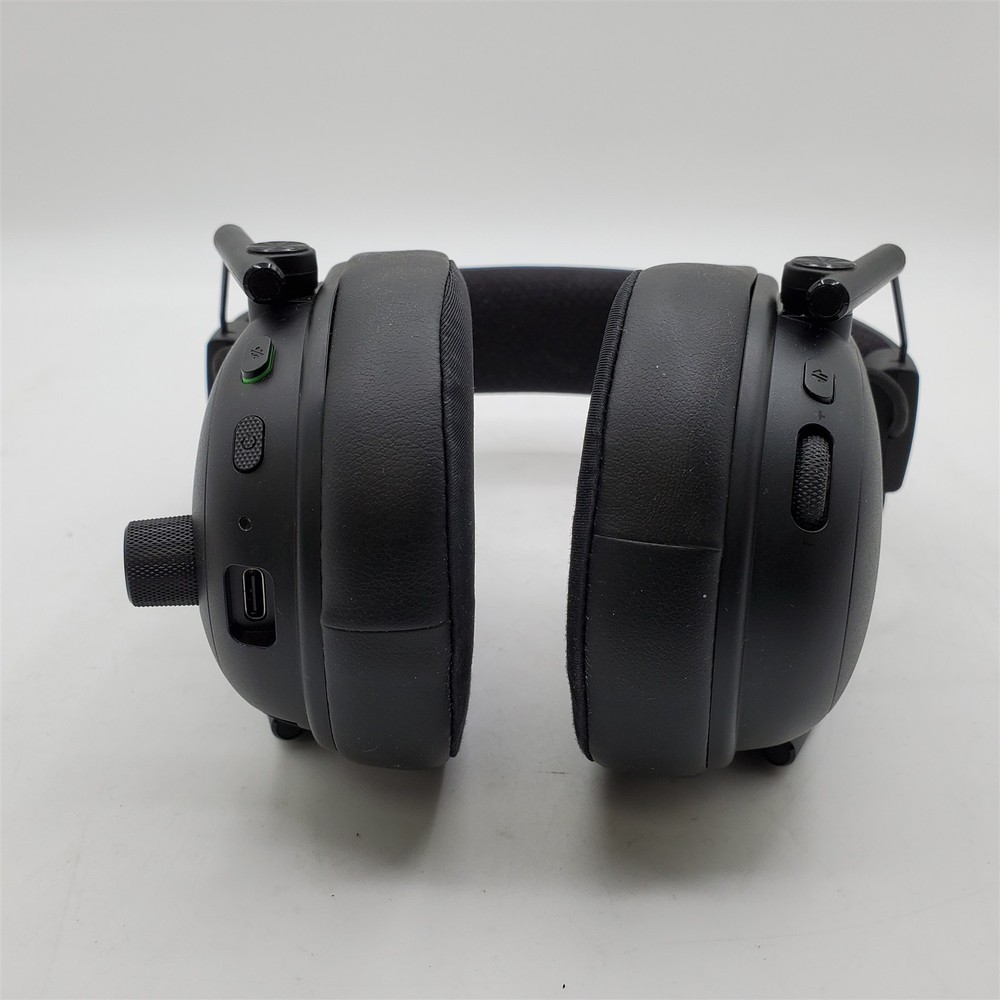 Razer BlackShark V3 Wireless Gaming Headset - Black