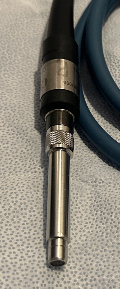 STRYKER ENDOSCOPY LIGHT CABLE 90 inches