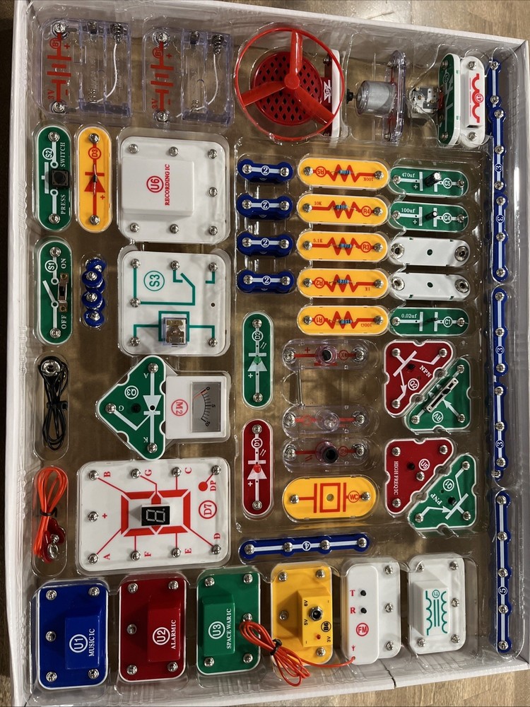 Elenco Electronics Snap Circuits Extreme 750 Experiments Kit (SC750)