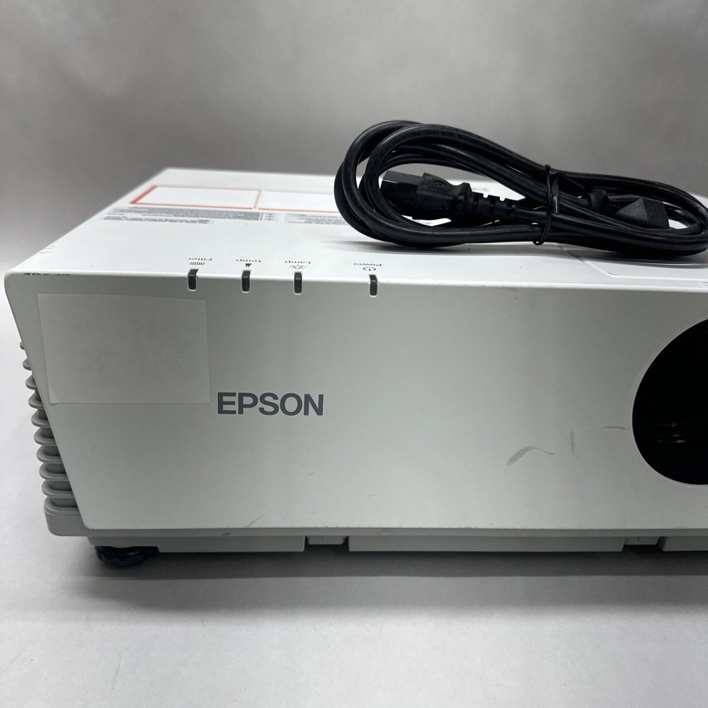 Epson PowerLite 6110i Projector LCD 3500 Lumens Variable Projector +Lamp & Cable