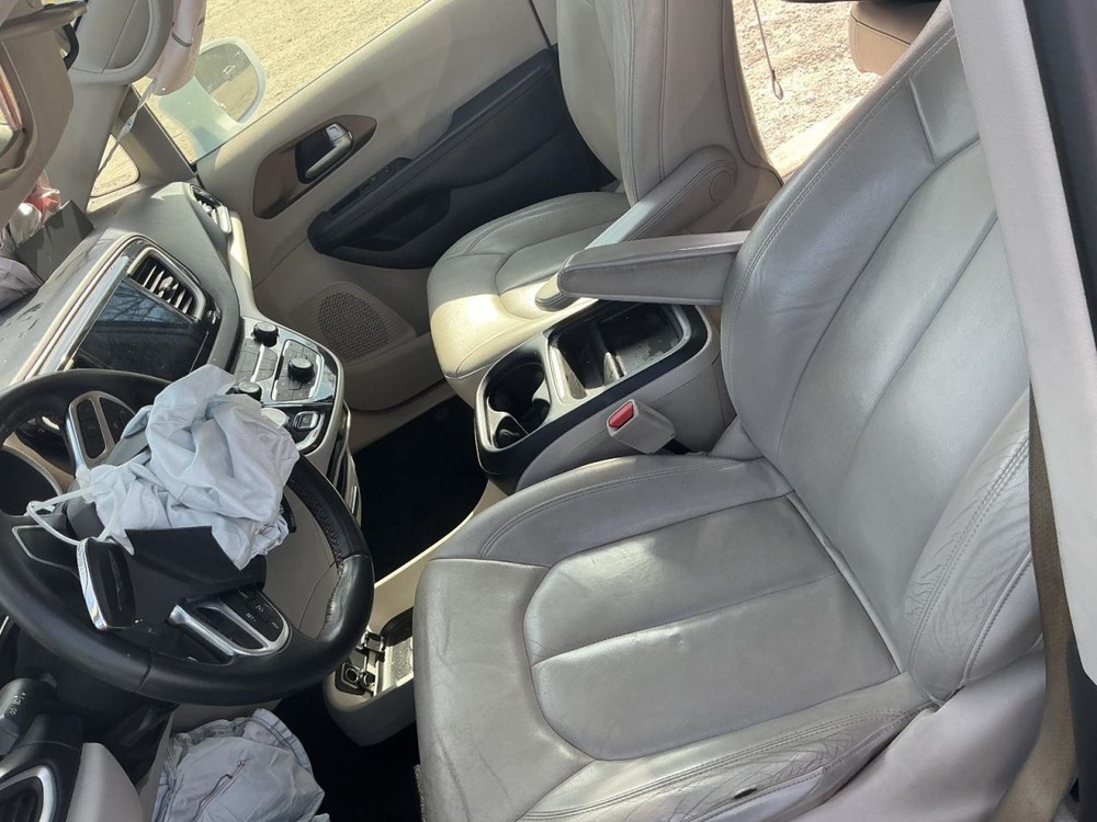 PACIFICA 2017 Glove Box 4990080