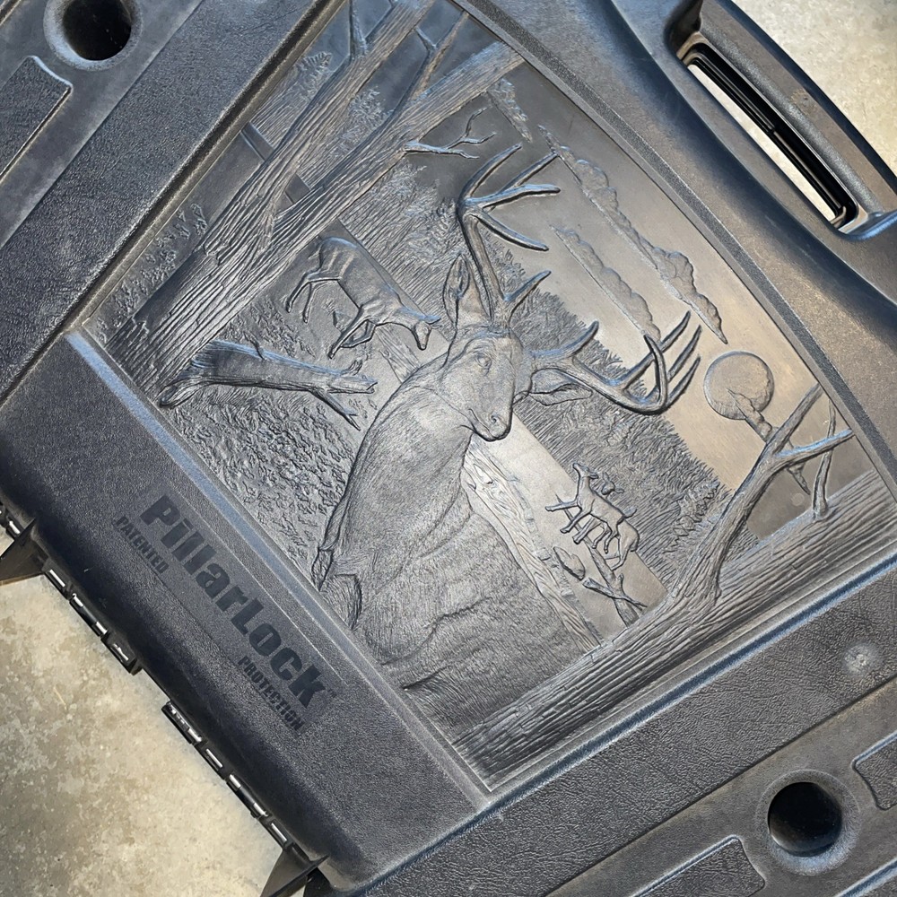 Plano Protector Series 49” Black Bow Case - Mod.#￼1111 (Read missing 1 Latch)￼￼