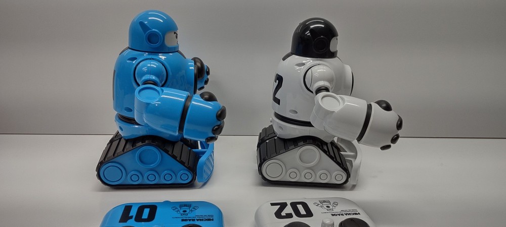 Sharper Image Mecha Rage Ejecting Battle Robots 1017658 WORKS TESTED Rock em'