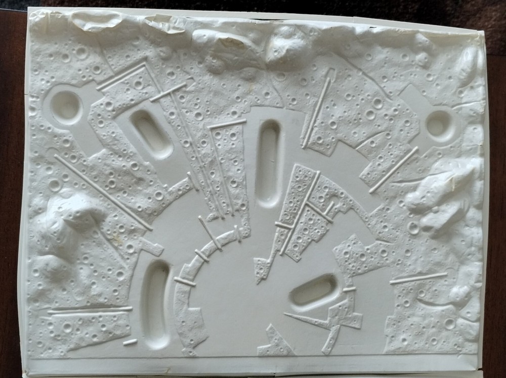 Lunar Models Jupiter II 8" Diameter W/Alpha Moonbase. Read Description